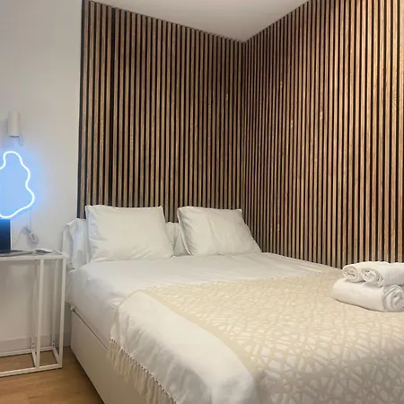 Apartment 5 Mins From El Palo Wifi & Ac *