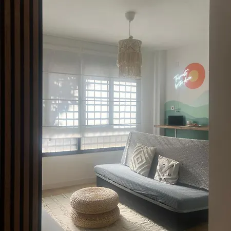 5 Mins From El Palo Wifi & Ac Apartment Malaga